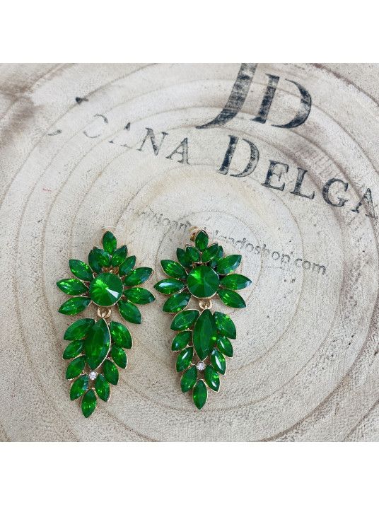 Pendiente de fiesta con piedras de color.