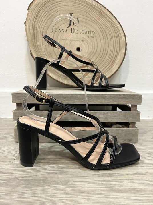 Sandalias Tacón BASIC Negras