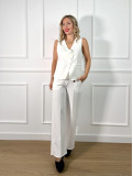 Pantalón de pinza , tipo Palazzo en color blanco ideal para combinar.