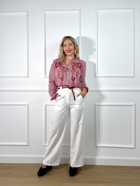 Pantalón de pinza , tipo Palazzo en color blanco ideal para combinar.