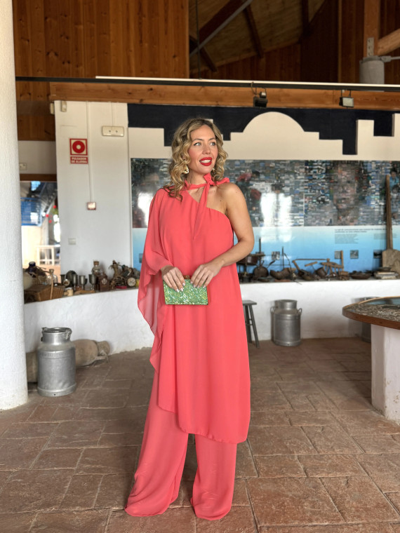 Mono de fiesta con capa de gasa asimétrica en color - Main Image