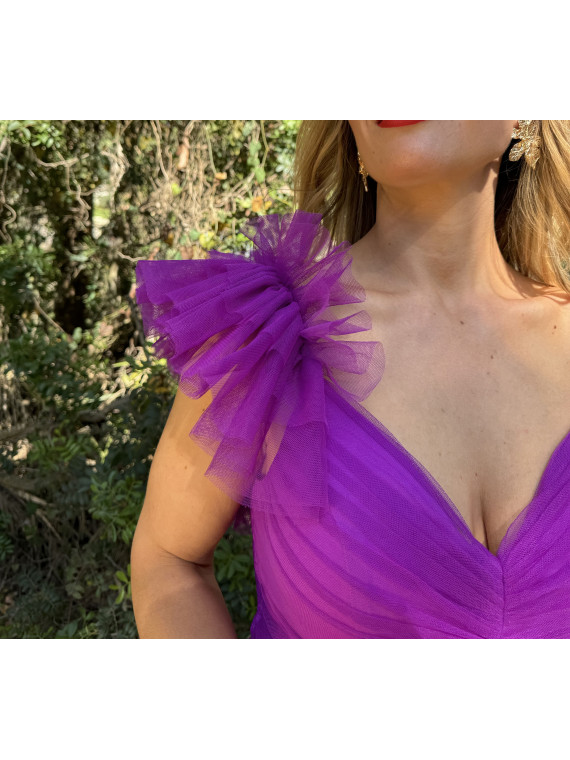 Vestido largo de fiesta en tejido de tul color buganvilla.