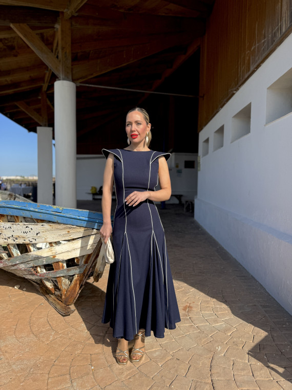 Vestido de fiesta midi en color azul marino