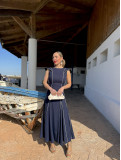 Vestido de fiesta midi en color azul marino