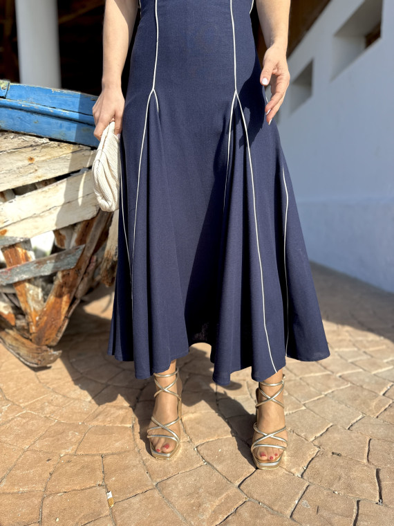Vestido de fiesta midi en color azul marino