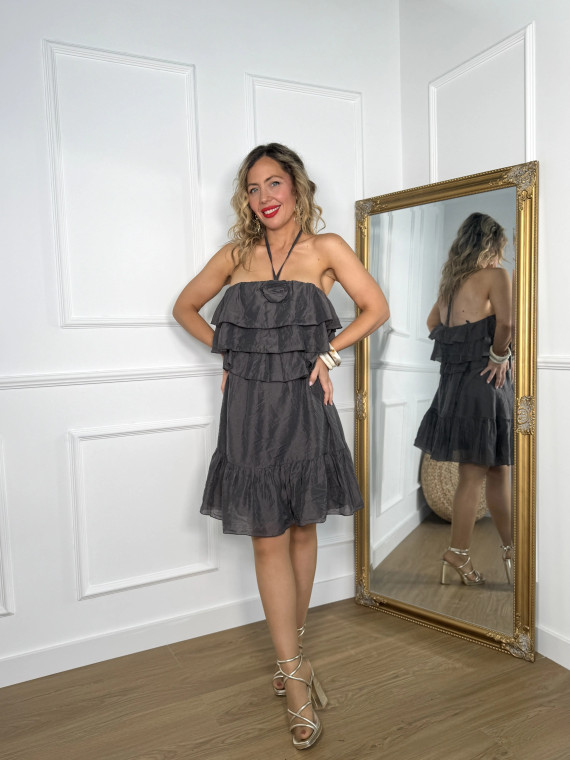 Vestido corto de volantes ideal para un look veraniego.