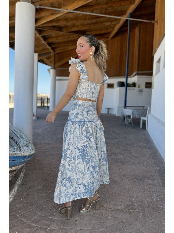 Conjunto de dos piezas compuesto por top y falda  de vuelo.