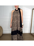 Vestido largo con estampado en animal print de leopardo.
