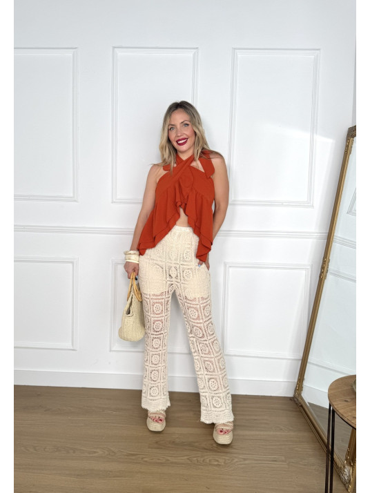 Palazzo de crochet en color beige.