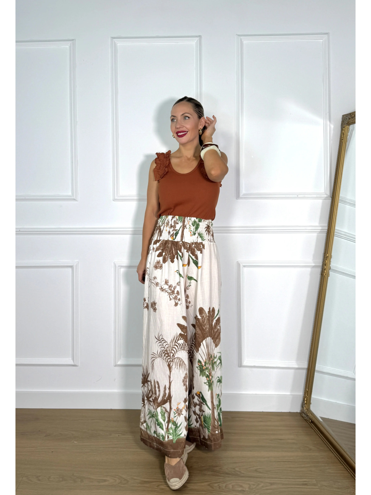 Pantalón palazzo estampado  ideal para un look de verano/otoño.