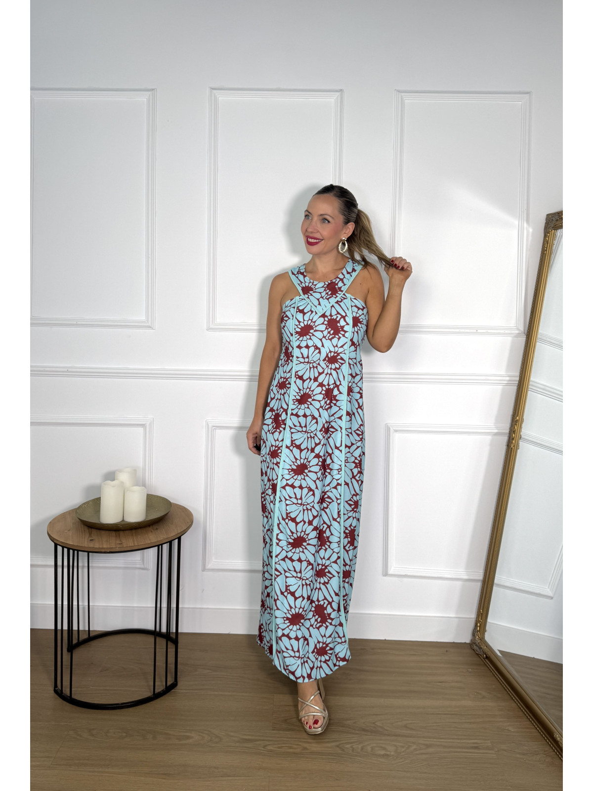 Vestido largo con estampado floral, ideal para tus mejores looks.
