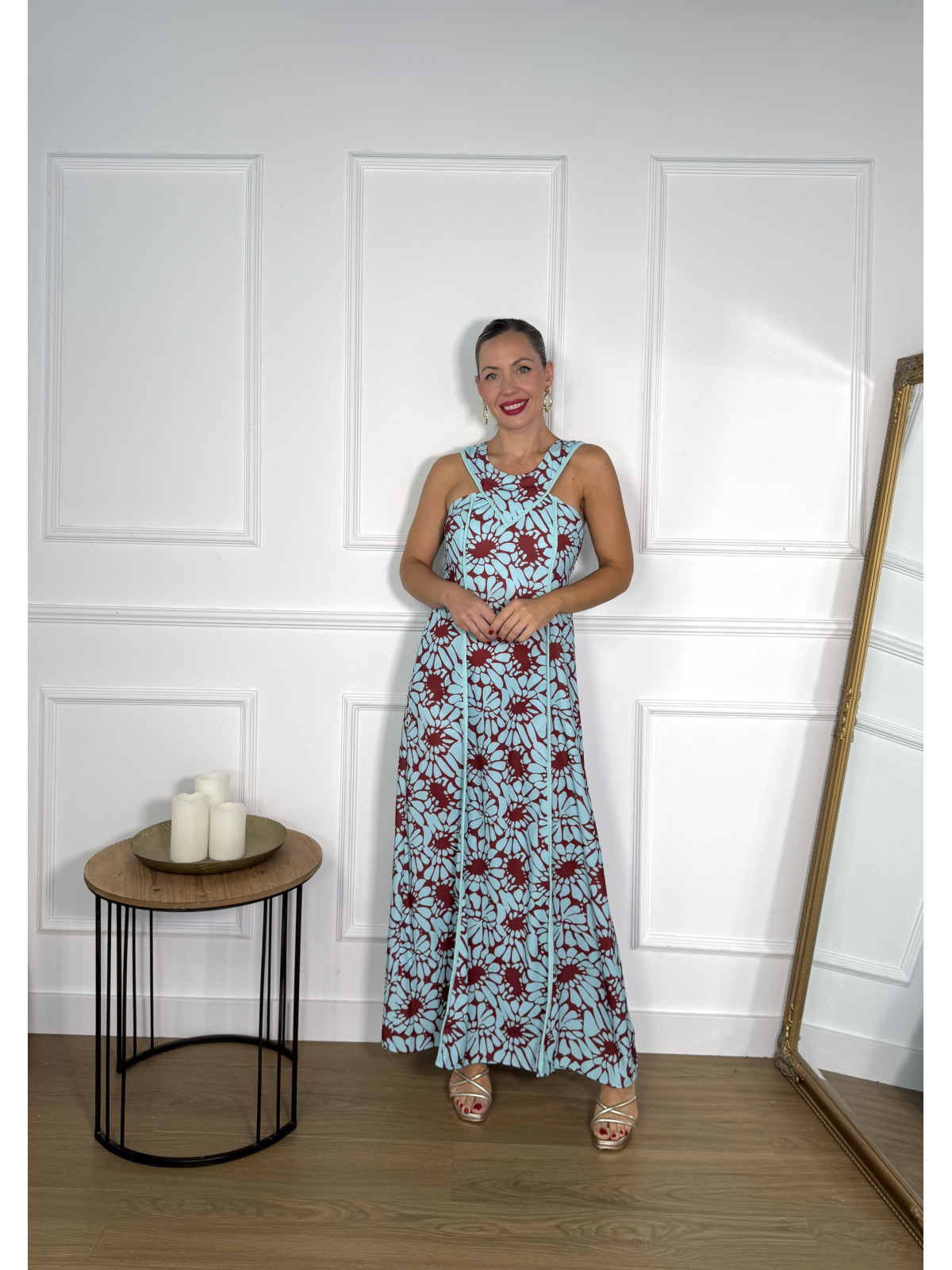 Vestido largo con estampado floral, ideal para tus mejores looks.