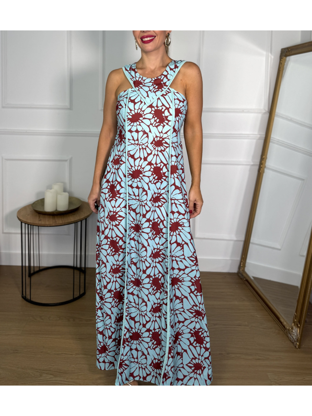 Vestido largo con estampado floral, ideal para tus mejores looks.