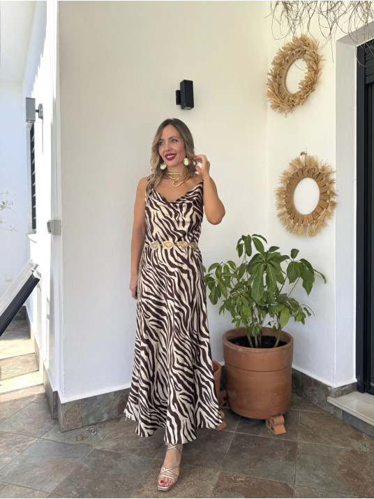 Vestido midi satinado con estampado de cebra, ideal para un look de ve