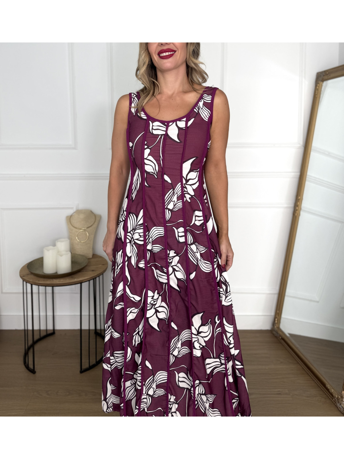 Vestido en tirantes anchos con estampado floral.