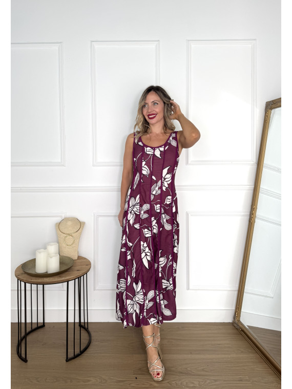 Vestido en tirantes anchos con estampado floral.