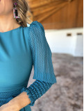 Vestido de fiesta midi en color turquesa ideal para ser una invitada.