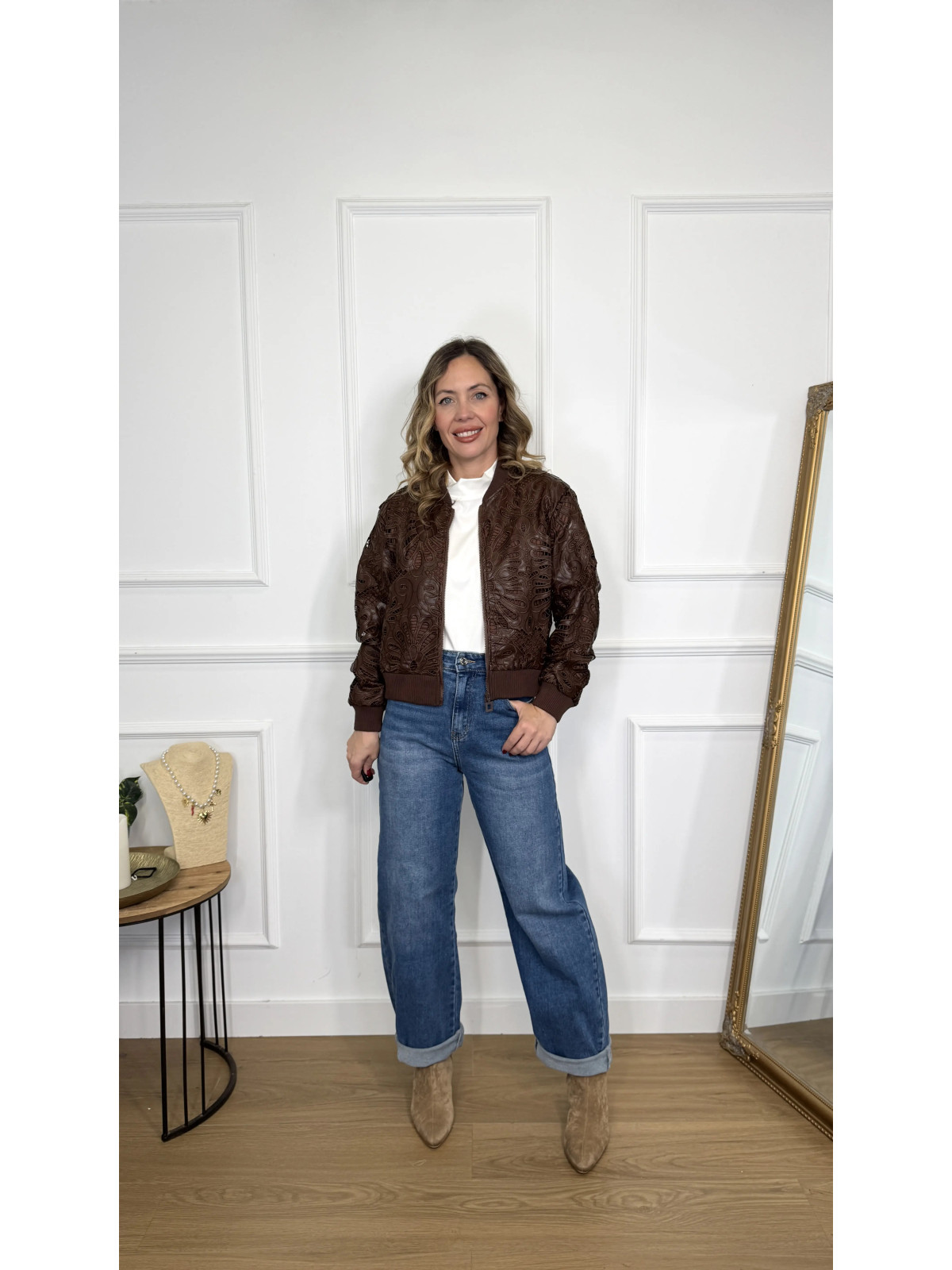 Pantalón vaquero de corte globo, ideal para tus looks casual.