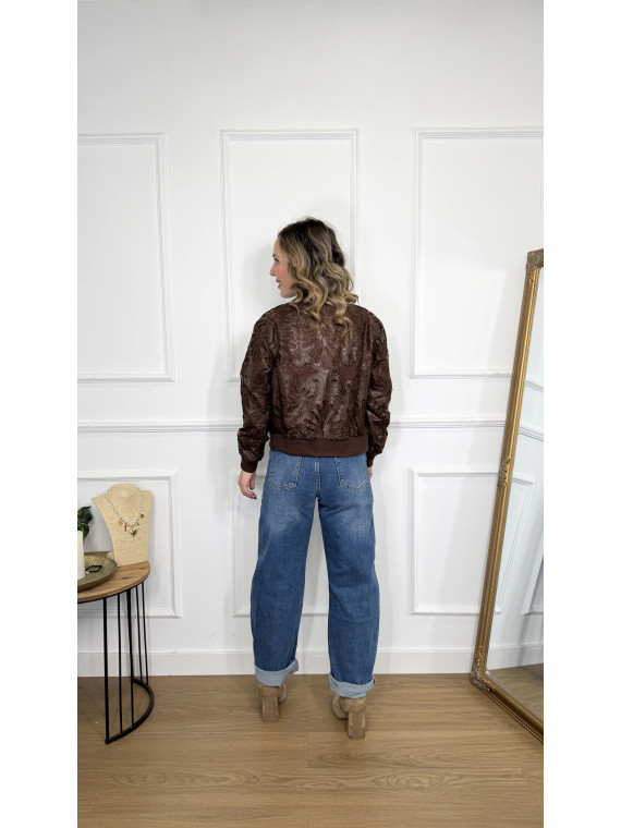 Pantalón vaquero de corte globo, ideal para tus looks casual.