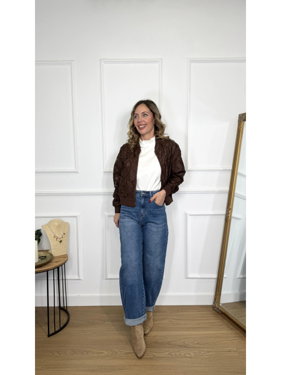 Pantalón vaquero de corte globo, ideal para tus looks casual.