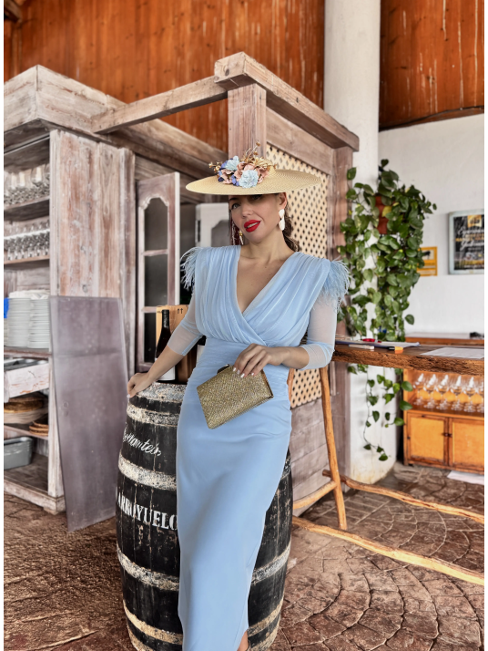 Vestido de fiesta de largo midi, ideal para ser la invitada perfecta.