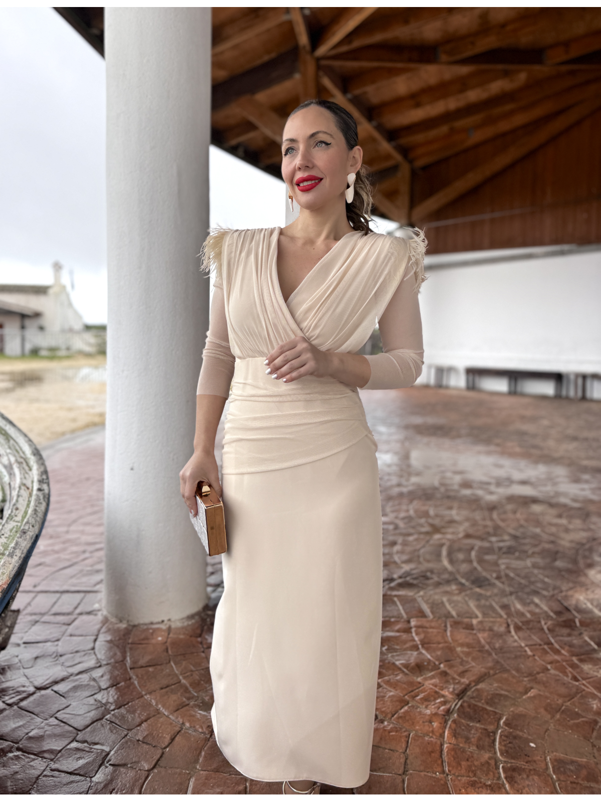 Vestido de fiesta midi, perfecto para mamás de comunión y bautizo.