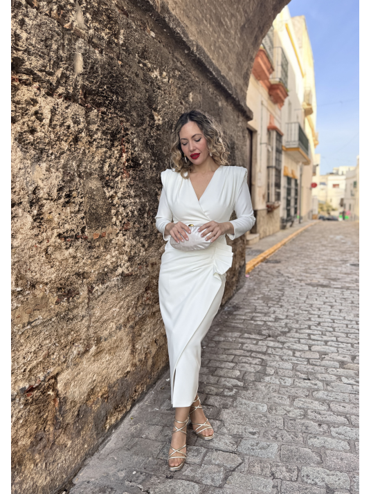 Vestido de fiesta midi, perfecto para mamás de comunión y bautizo.