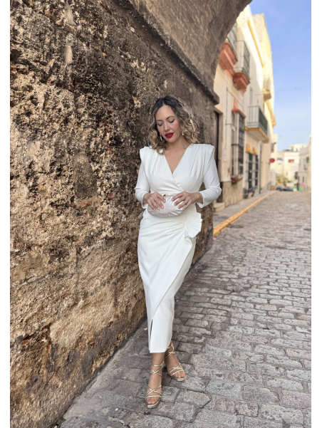 Vestido de fiesta midi, perfecto para mamás de comunión y bautizo.