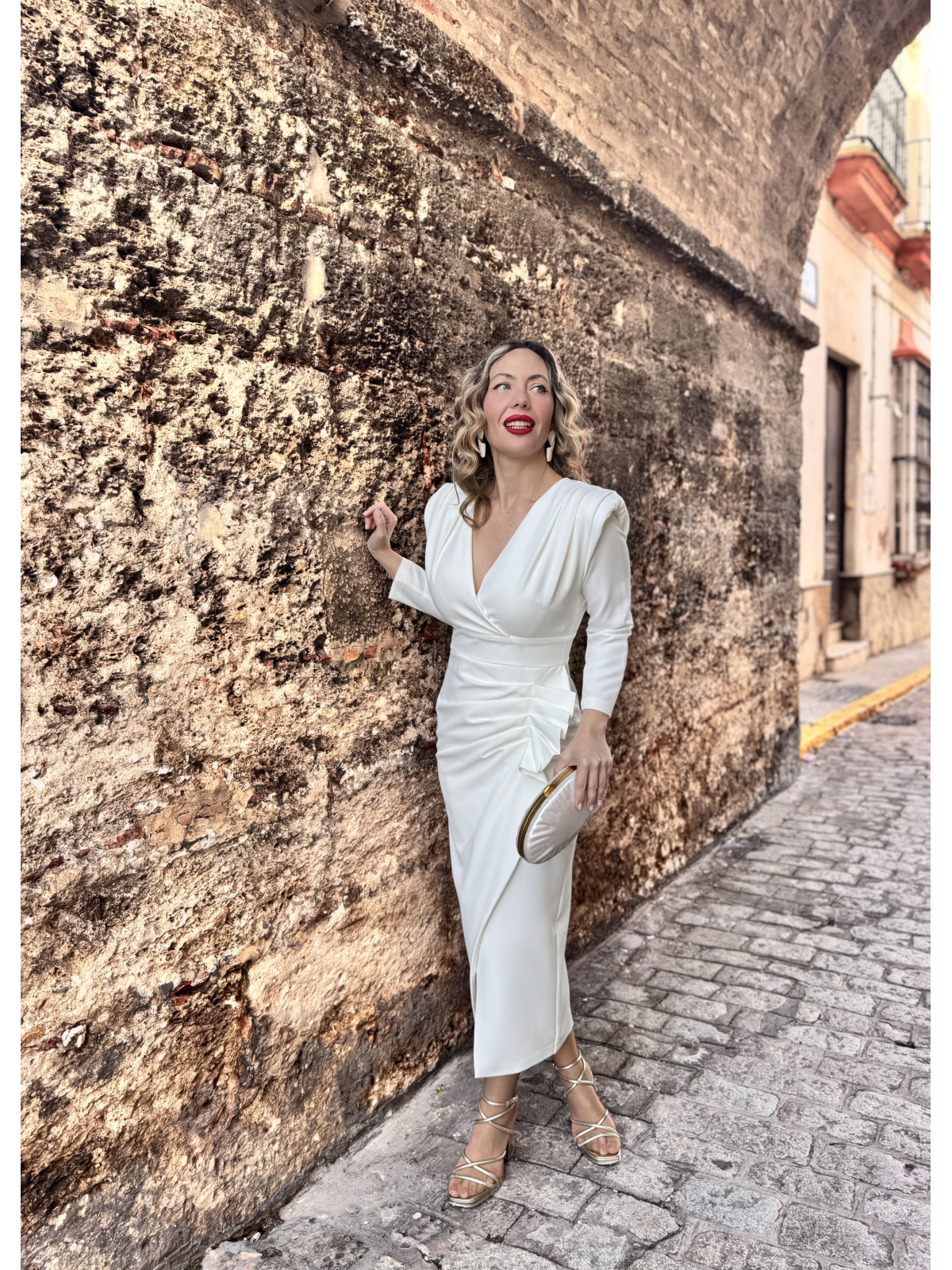 Vestido de fiesta midi, perfecto para mamás de comunión y bautizo.