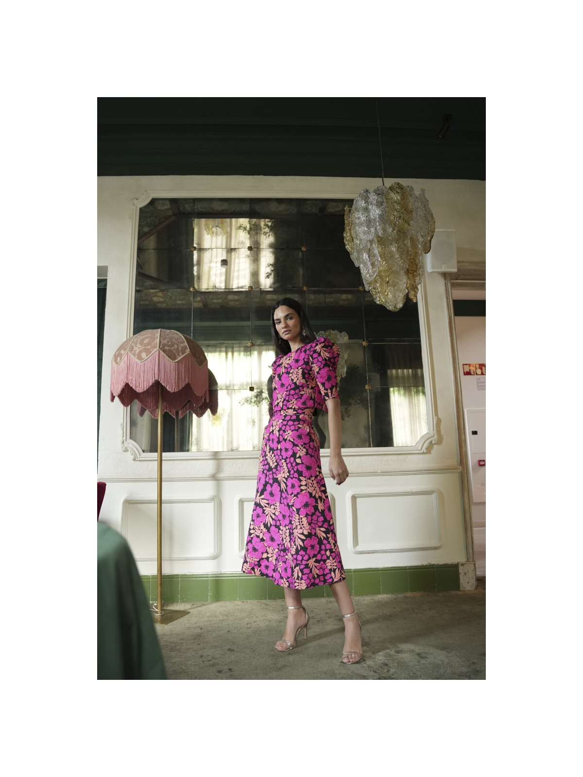 Conjunto de fiesta sofisticado y femenino ideal para comuniones.