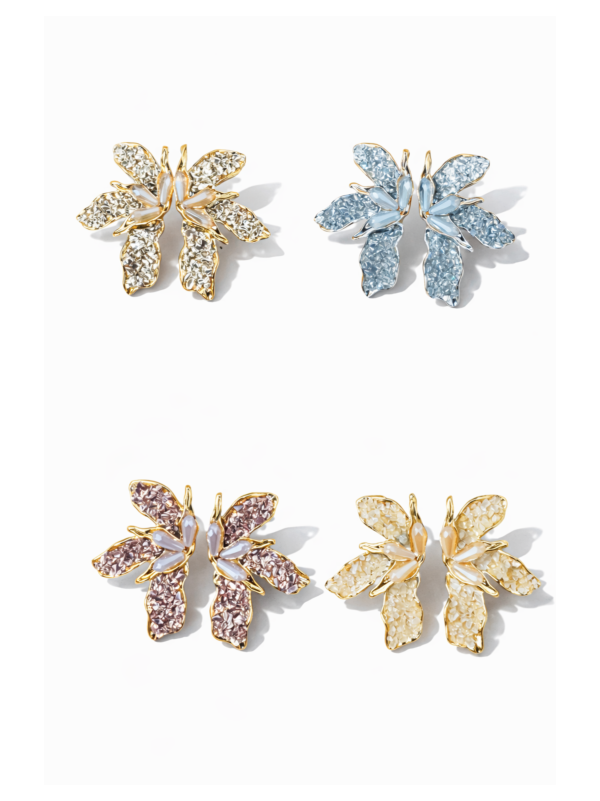 Pendientes largos con diseño en forma de flor, muy ligeros.