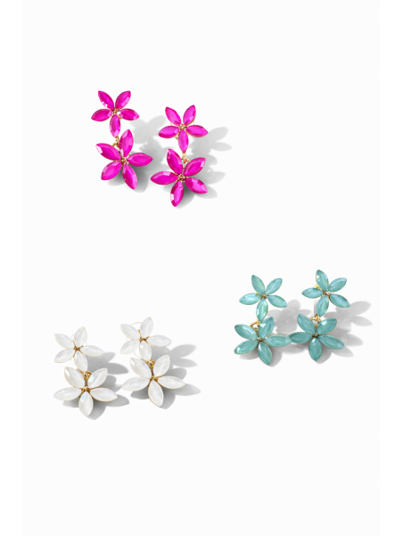 Pendiente con diseño en forma de flor elaborados con piezas facetadas