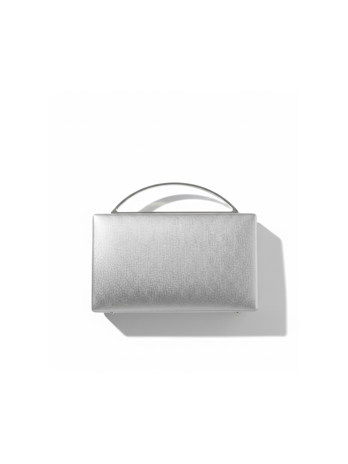 Bolso de fiesta tipo clutch rígido con acabado ligeramente texturizado