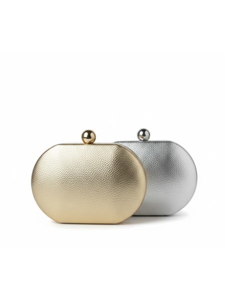 Bolso de fiesta tipo clutch rígido de forma ovalada.