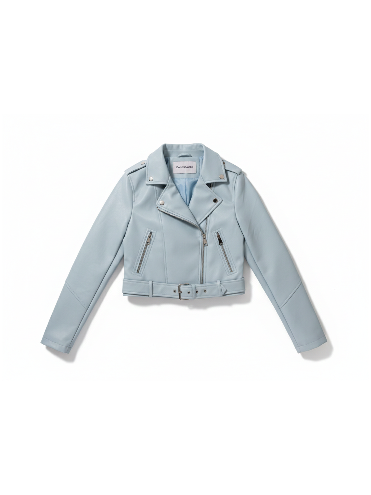 Chaqueta tipo biker en tono celeste suave.