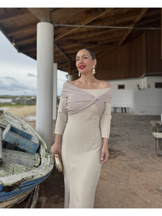 Vestido de fiesta midi combinando con gasa.