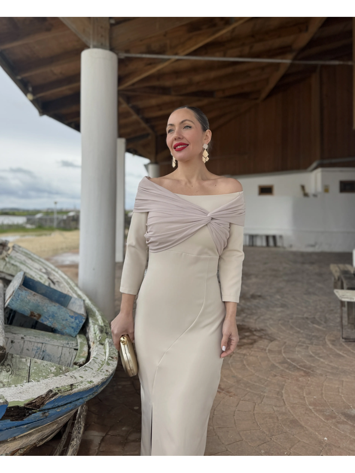 Vestido de fiesta midi combinando con gasa.