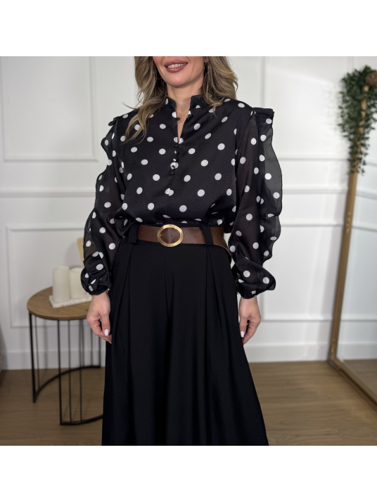 Blusa de organza con estampado de lunares en contraste.