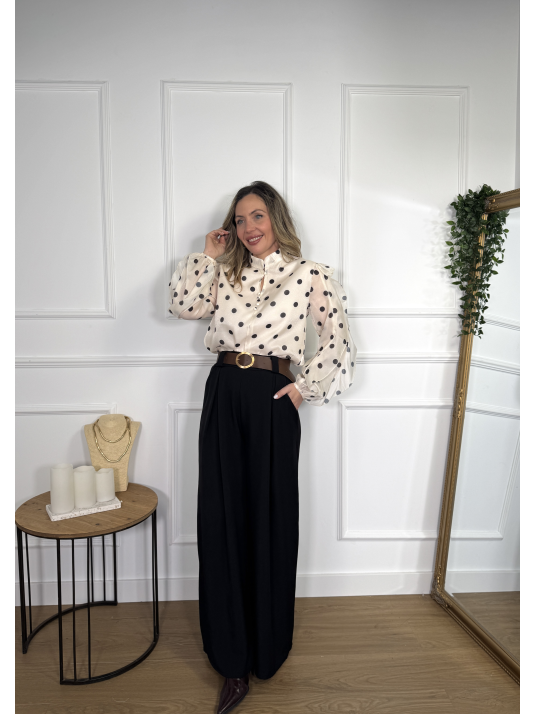 Pantalón estilo palazzo en color liso.