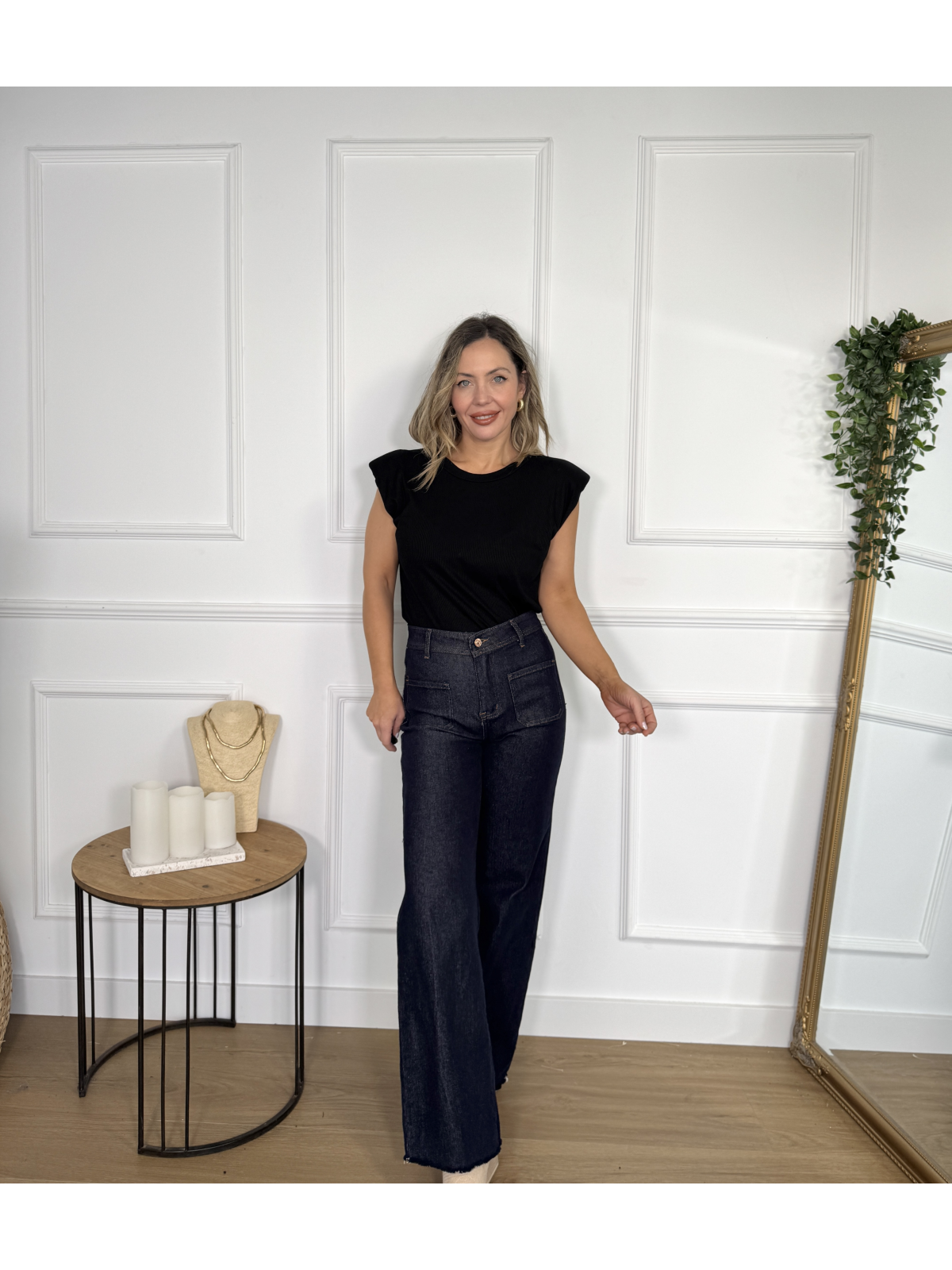 Camiseta básica de canalé con hombreras.