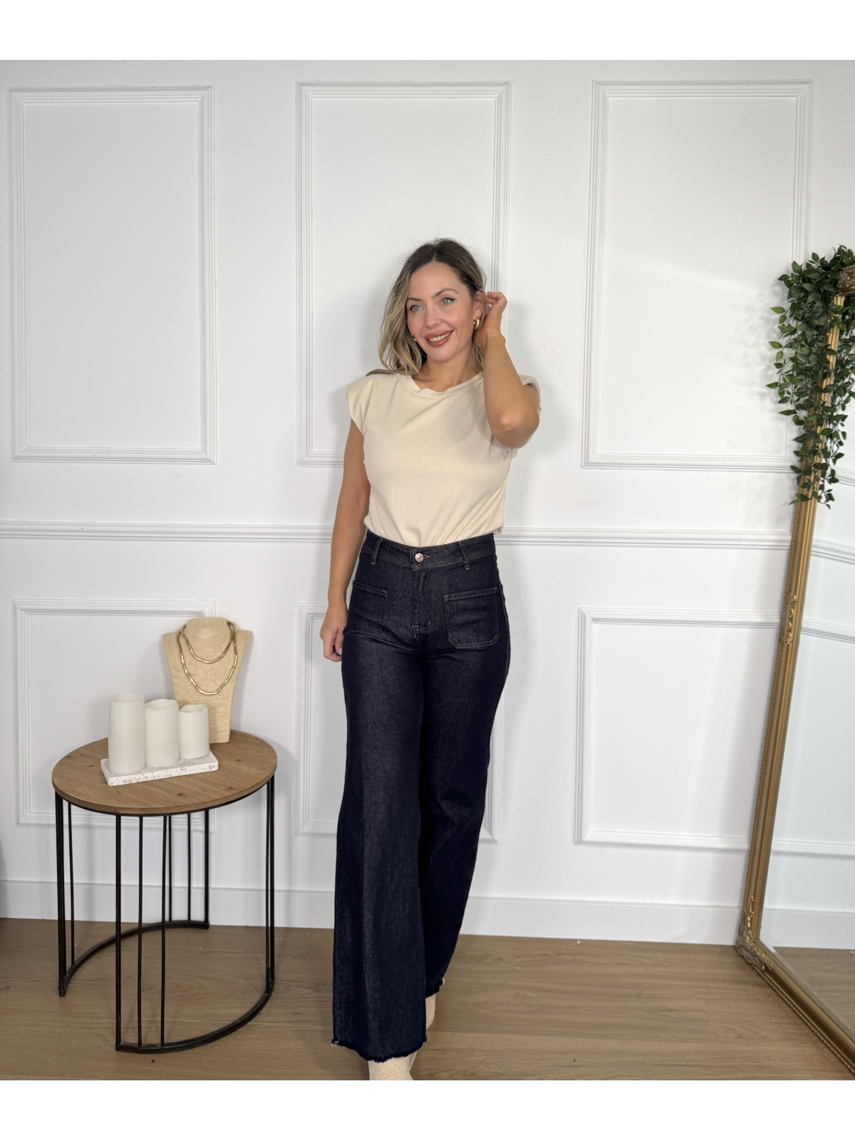 Camiseta básica de canalé con hombreras.