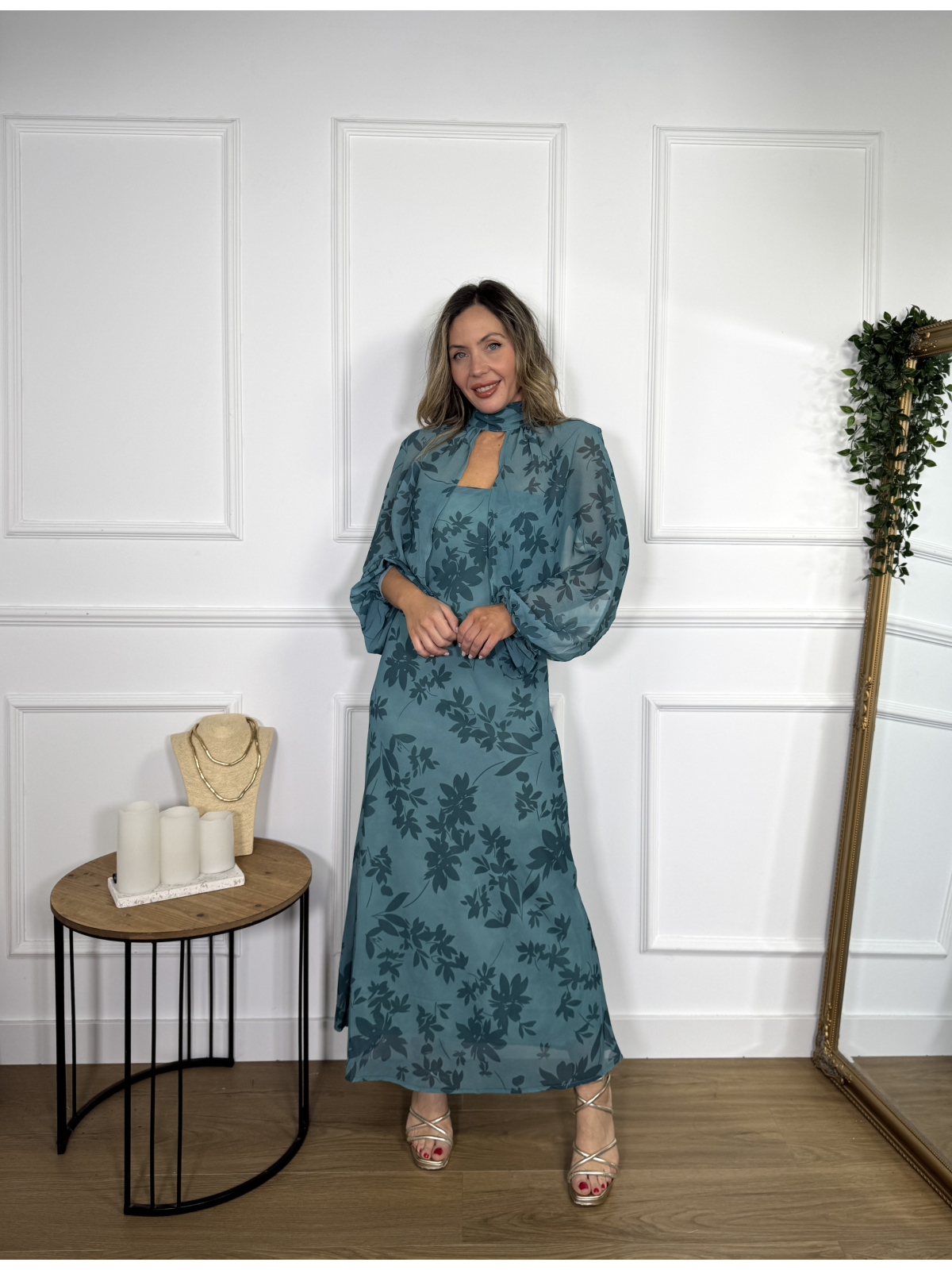 Vestido de gasa estampado con capa, ideal para invitadas de comunión,