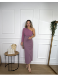 Vestido midi asimétrico en combinación con gasa, ideal para invitadas