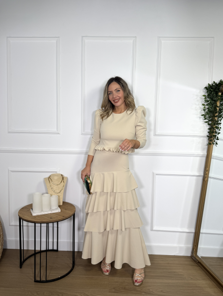 Conjunto de dos piezas formado por top y falda.