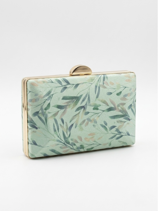 Bolso tipo clutch con diseño floral en tonos verde agua y pasteles.