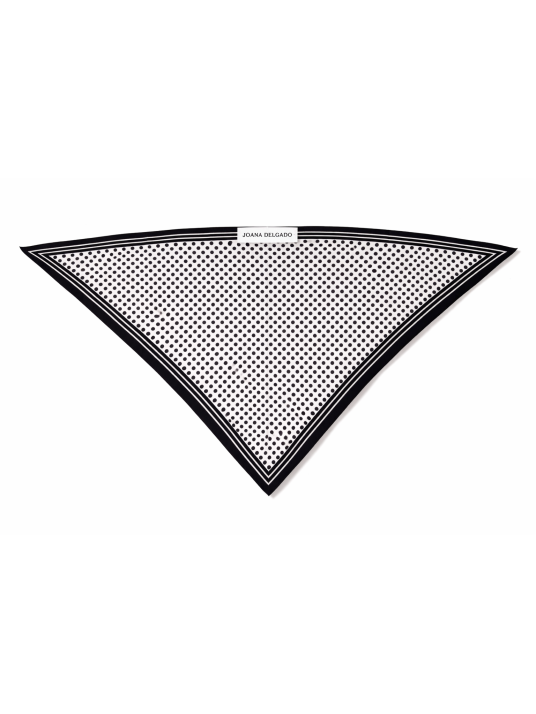 Pañuelo con diseño triangular en blanco y negro con estampado de lunar