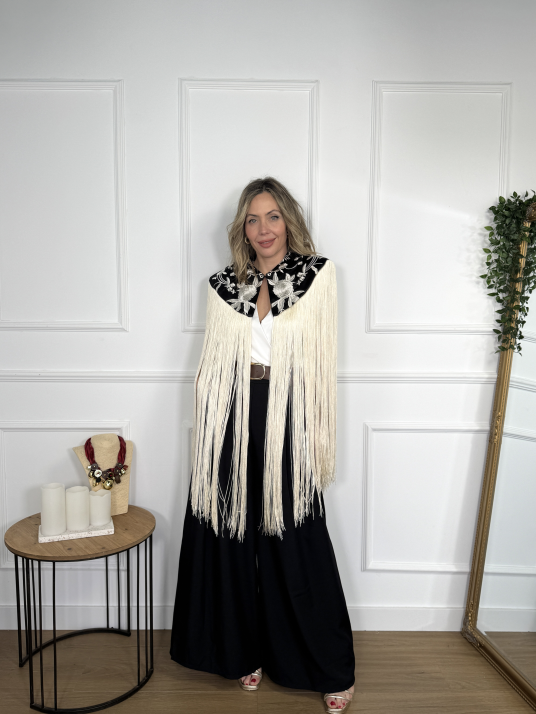 Capa de flecos BORDADA