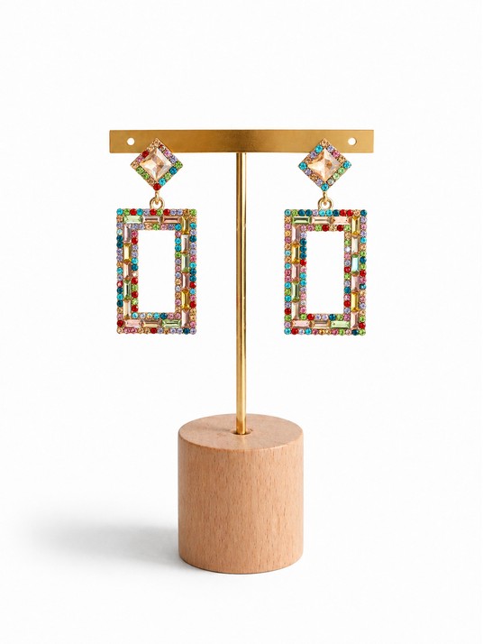 Pendientes ideales para complementar tus mejores looks.