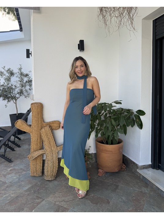 Vestido midi de diseño elegante y minimalista con bajo en contraste.